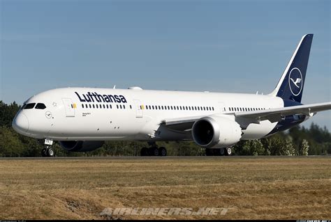 Airliners.net .